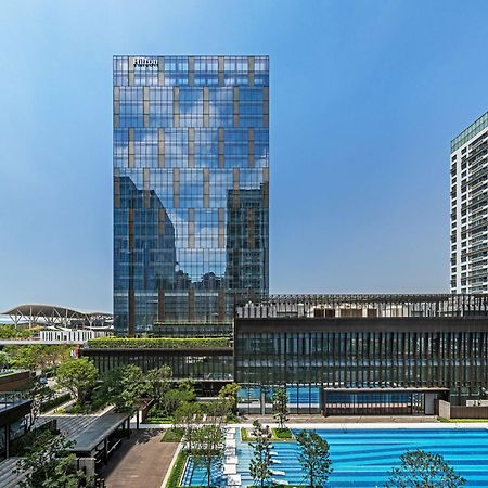 Отель Hilton Shenzhen World Exhibition & Convention Center - Only 5 Minutes' Walk To Wecc Экстерьер фото