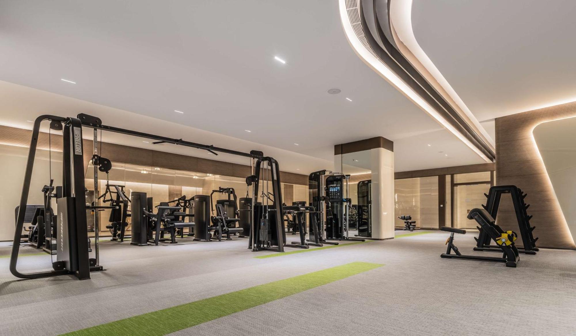 Отель Hilton Shenzhen World Exhibition & Convention Center - Only 5 Minutes' Walk To Wecc Экстерьер фото